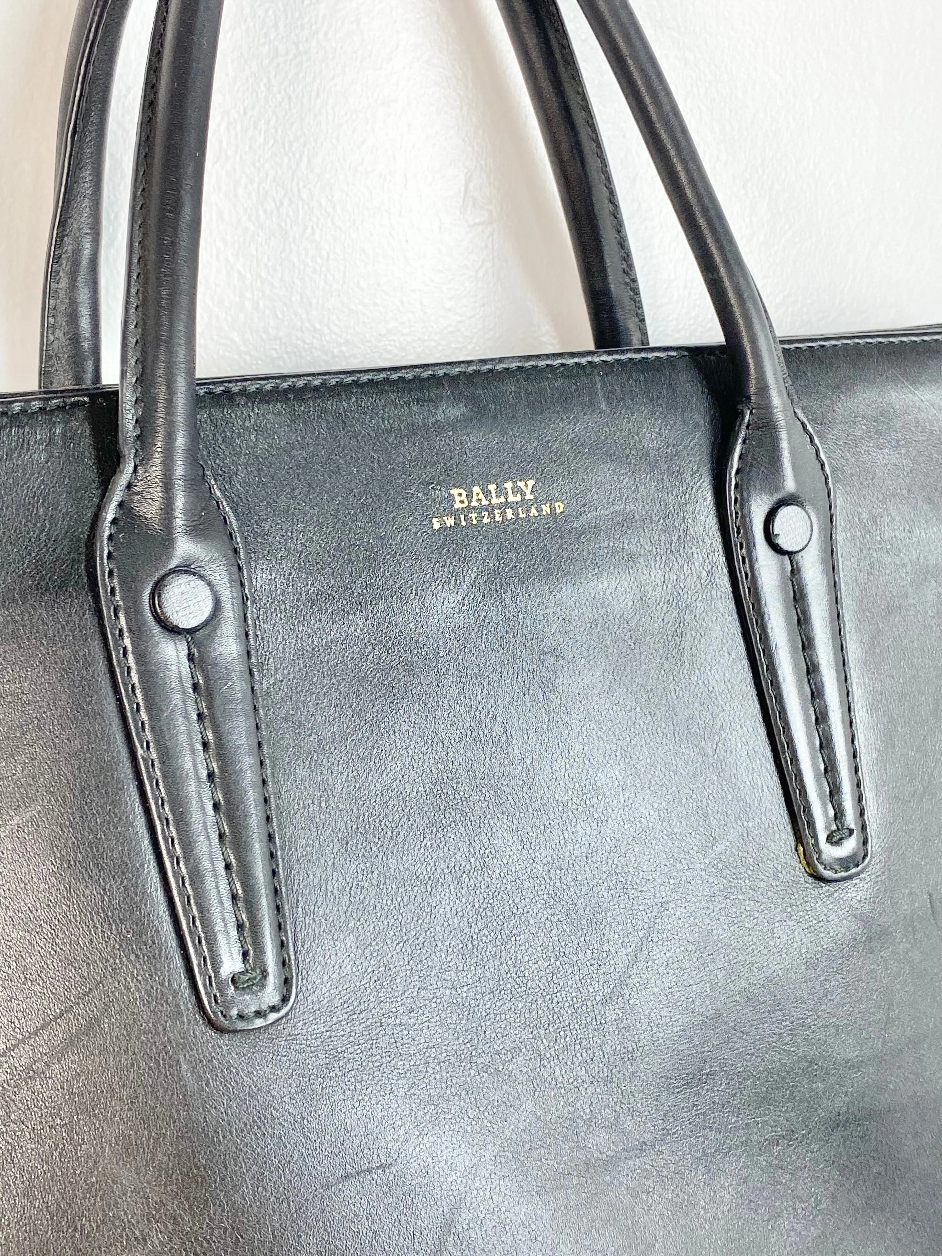Bally Large Monochromatic Leather Tote Bag