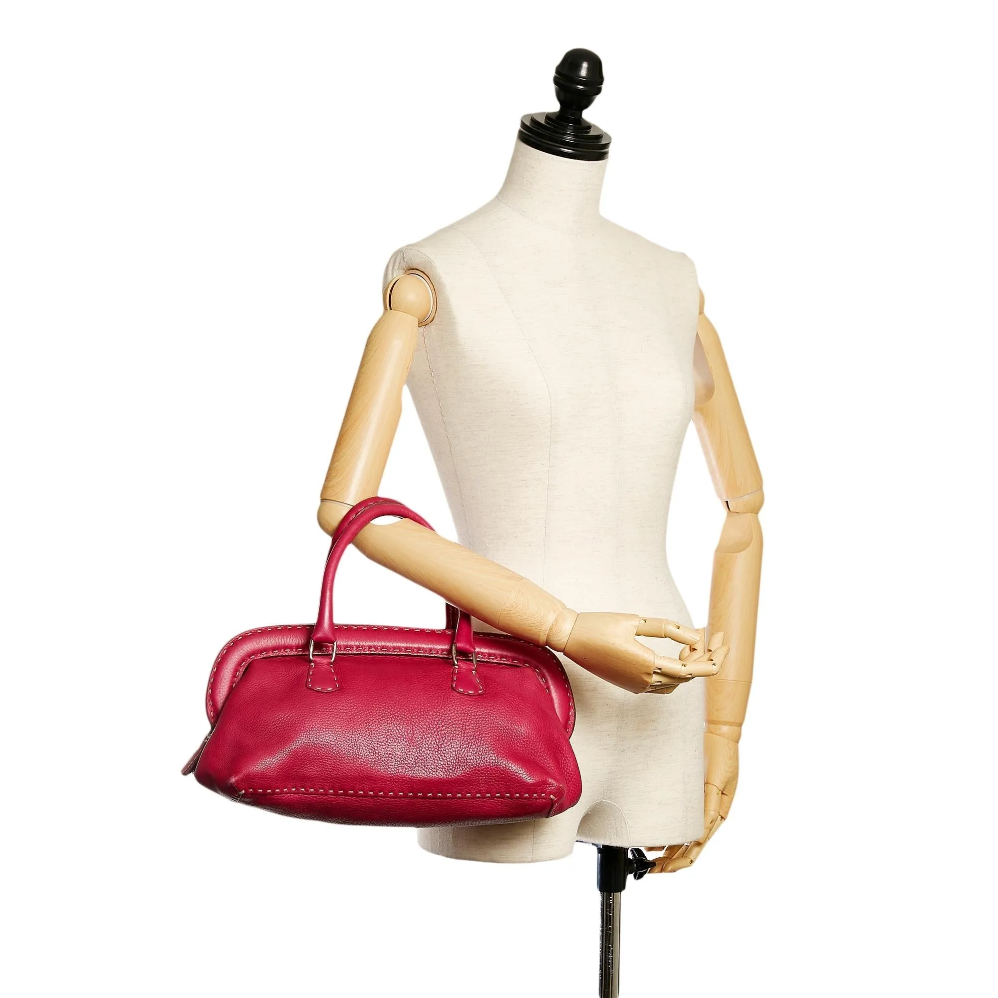 Fendi Selleria Leather Handbag (SHG-ljwxiR)