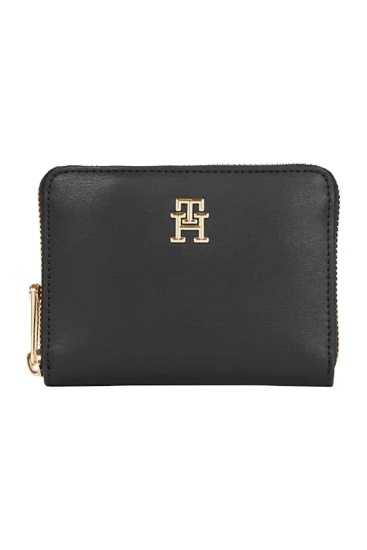 TH Iconic Purse