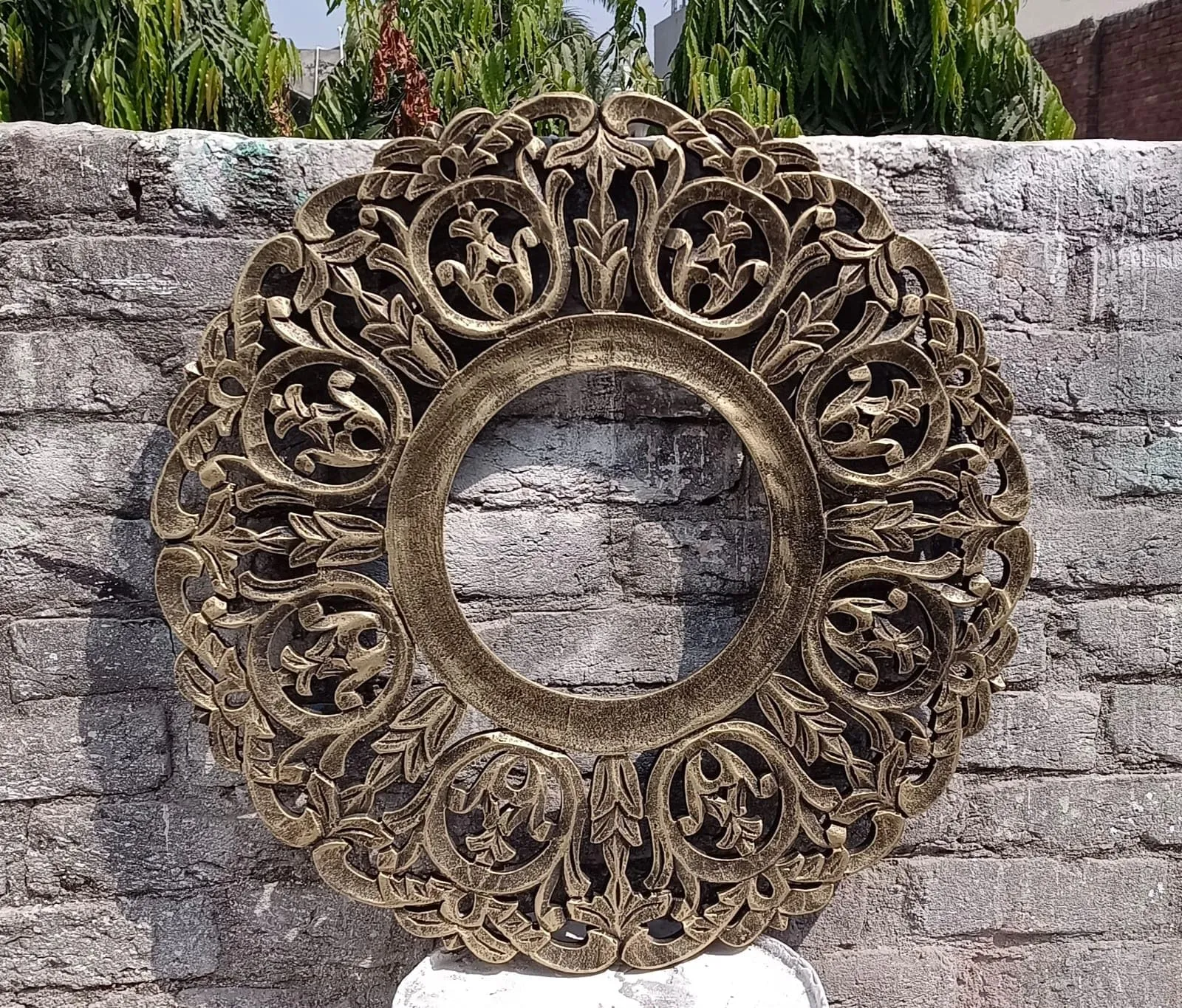 THE SARA ENTERPRISES Wooden Wall Mirror Frame Size (24 x 24) inch Round Colour Black Gold encoitry Wooden Hand Carved Decorative Hanging Round Wall Mount